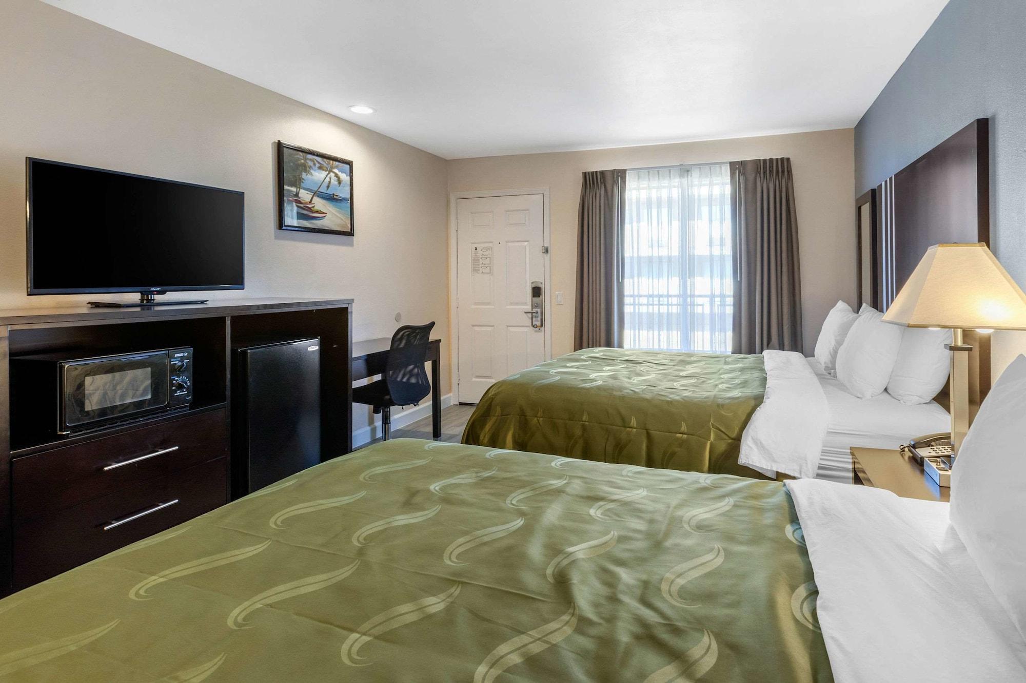 Quality Inn & Suites Huntington Beach Exterior photo