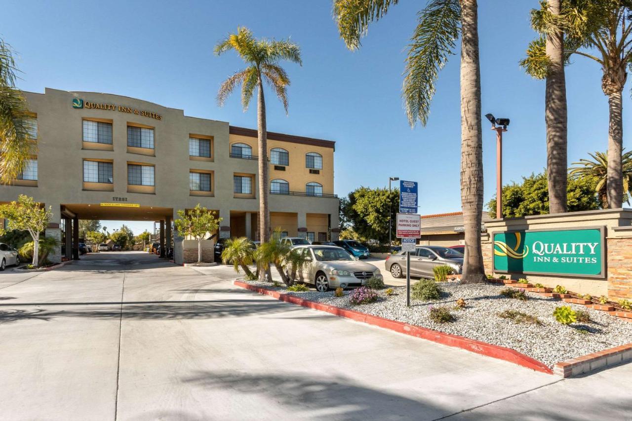 Quality Inn & Suites Huntington Beach Exterior photo
